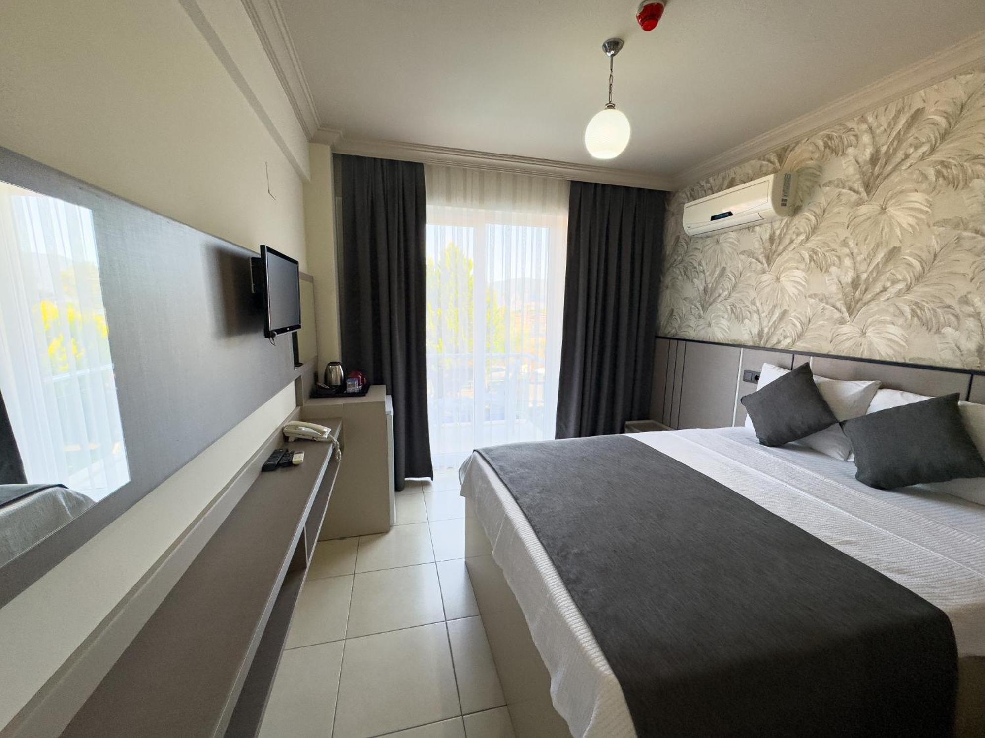 Sardunya Hotel Fethiye Esterno foto